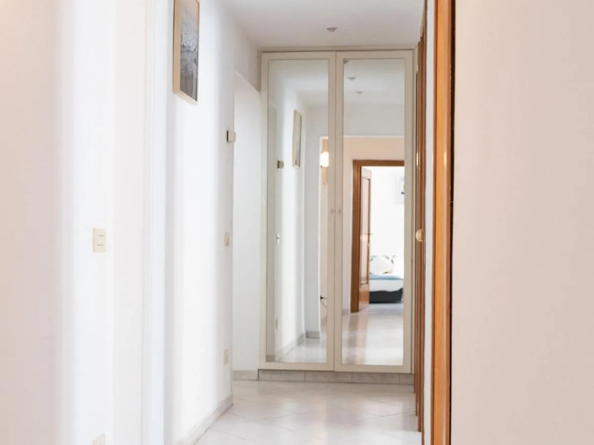 The Best Rent - Lovely Two-Bedroom Apartment Near Termini Station Roma