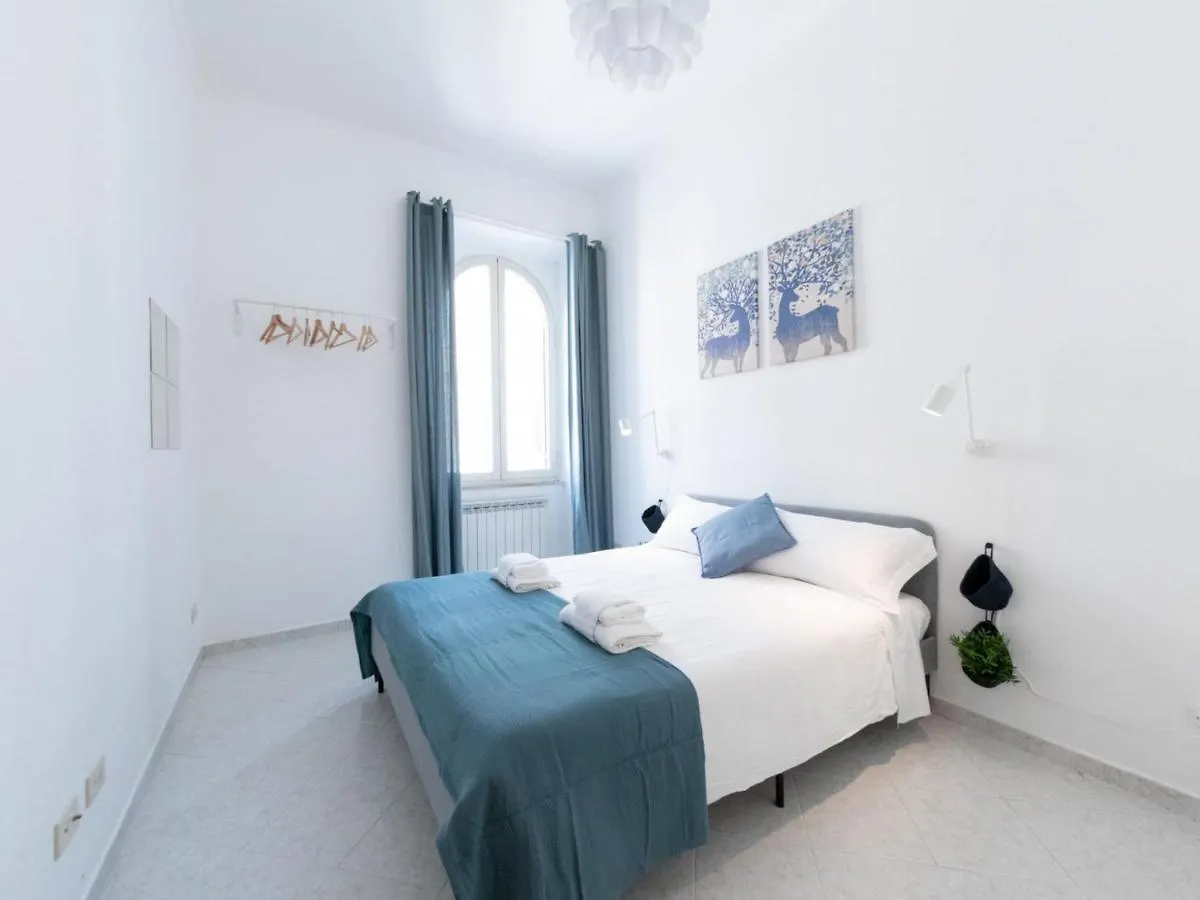 The Best Rent - Lovely Two-Bedroom Apartment Near Termini Station Roma