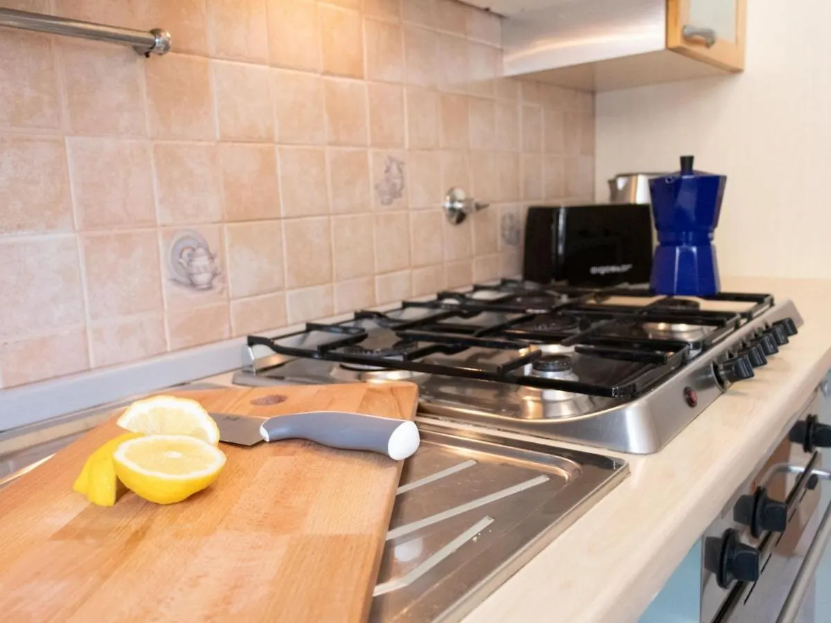 The Best Rent - Lovely Two-Bedroom Apartment Near Termini Station Roma