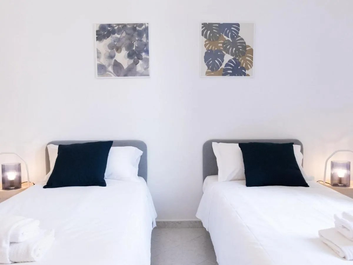 The Best Rent - Lovely Two-Bedroom Apartment Near Termini Station Roma