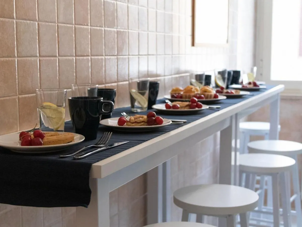 The Best Rent - Lovely Two-Bedroom Apartment Near Termini Station Roma 0*,  Italia