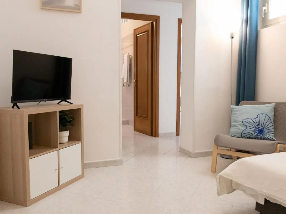 The Best Rent - Lovely Two-Bedroom Apartment Near Termini Station Roma