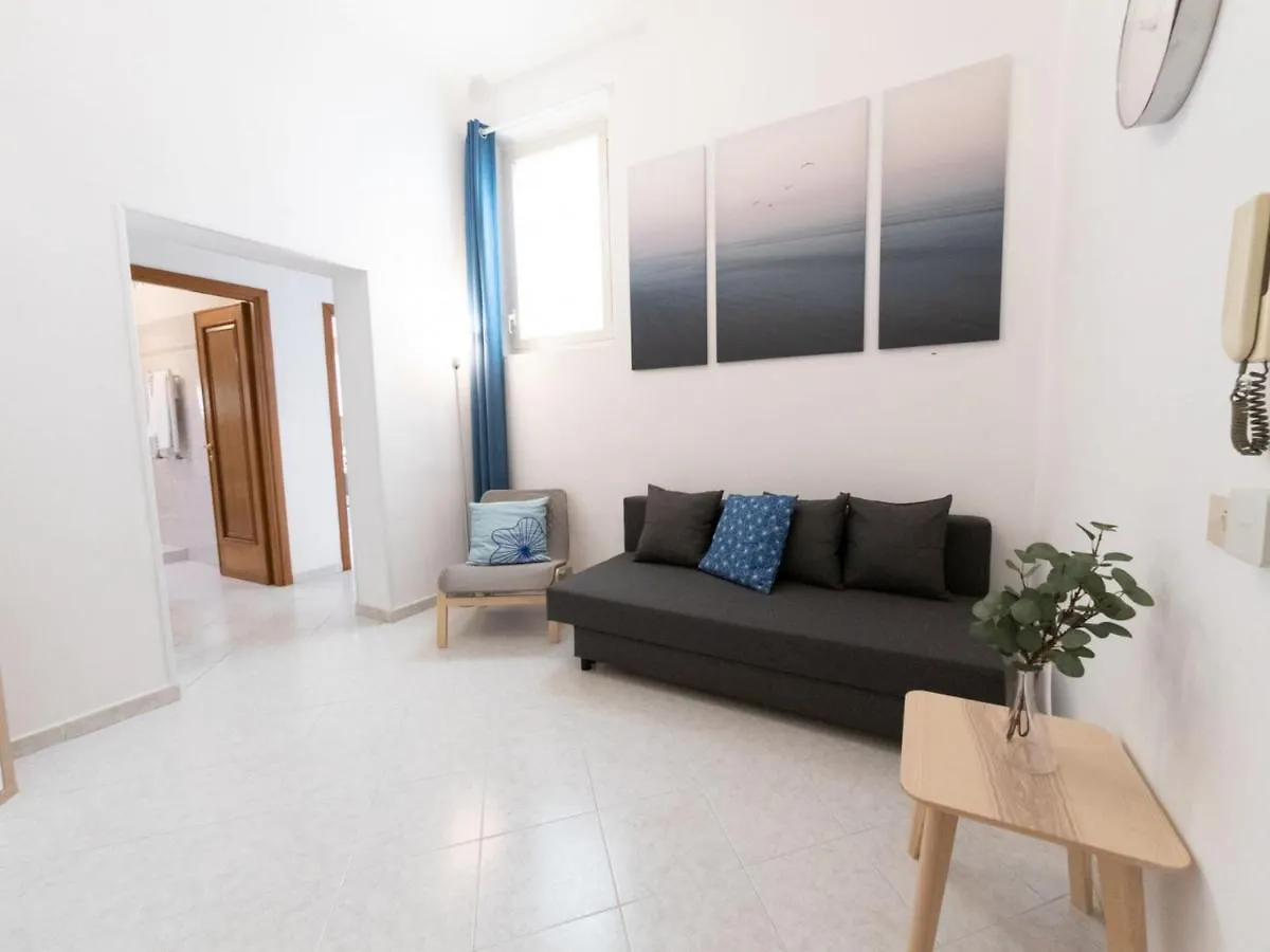 The Best Rent - Lovely Two-Bedroom Apartment Near Termini Station Roma 0*,